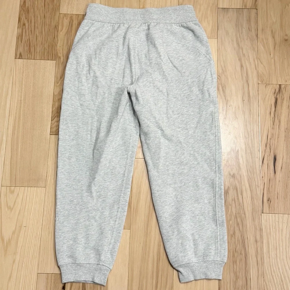 LIKE NEW Lululemon Women’s Scuba High Rise Cropped Joggers_2